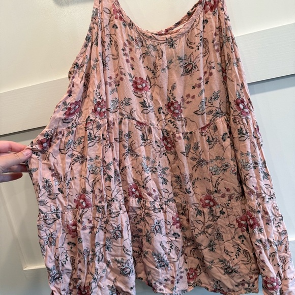Torrid Blush Floral 2X Tank Top - Picture 2 of 8